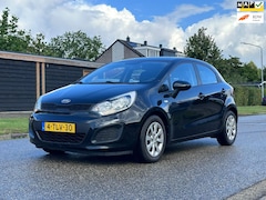 Kia Rio - 1.2 CVVT ComfortLine 5DR*Cruise*Airco*NAP*Trekhaak*Nieuwe APK