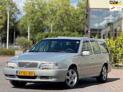 Volvo V70 - 2.4 T Comfort | Automaat | Leder stoelen | Trekhaak | Stoelverwarming | Cruise control | E