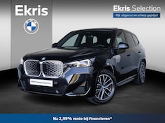 BMW iX1 - eDrive20 | M Sportpakket | Innovation Pack | Verwarmd Stuurwiel | Comfort Access | Panoram