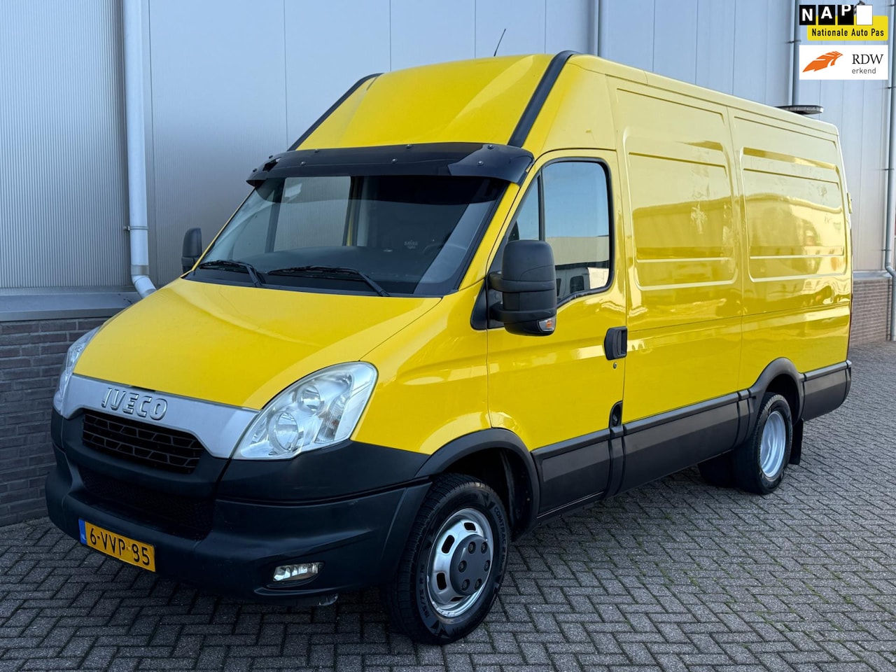 Iveco Daily - 40C17V 330 H3 AIRCO LUCHTVERING TREKHAAK (2012) - AutoWereld.nl
