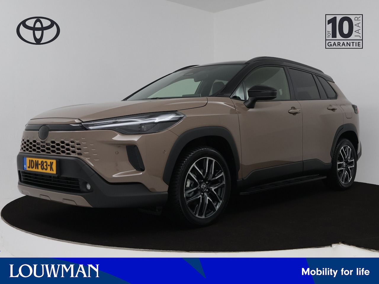 Toyota Corolla Cross - Hybrid 180 Executive | All-season banden | Treeplanken | - AutoWereld.nl