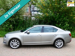 Skoda Octavia - 1.0 TSI 116pk Style Automaat 2e eig. Navi PDC Xenon Historie