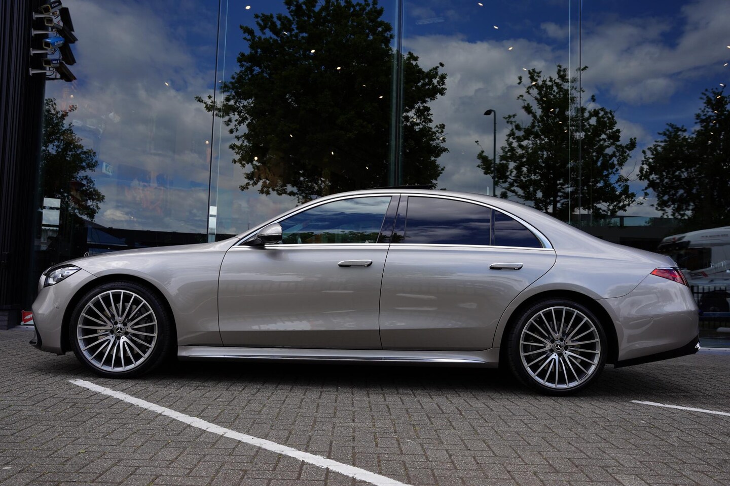 Mercedes-Benz S-klasse - 450 4-Matic AMG Line GERESERVEERD - AutoWereld.nl