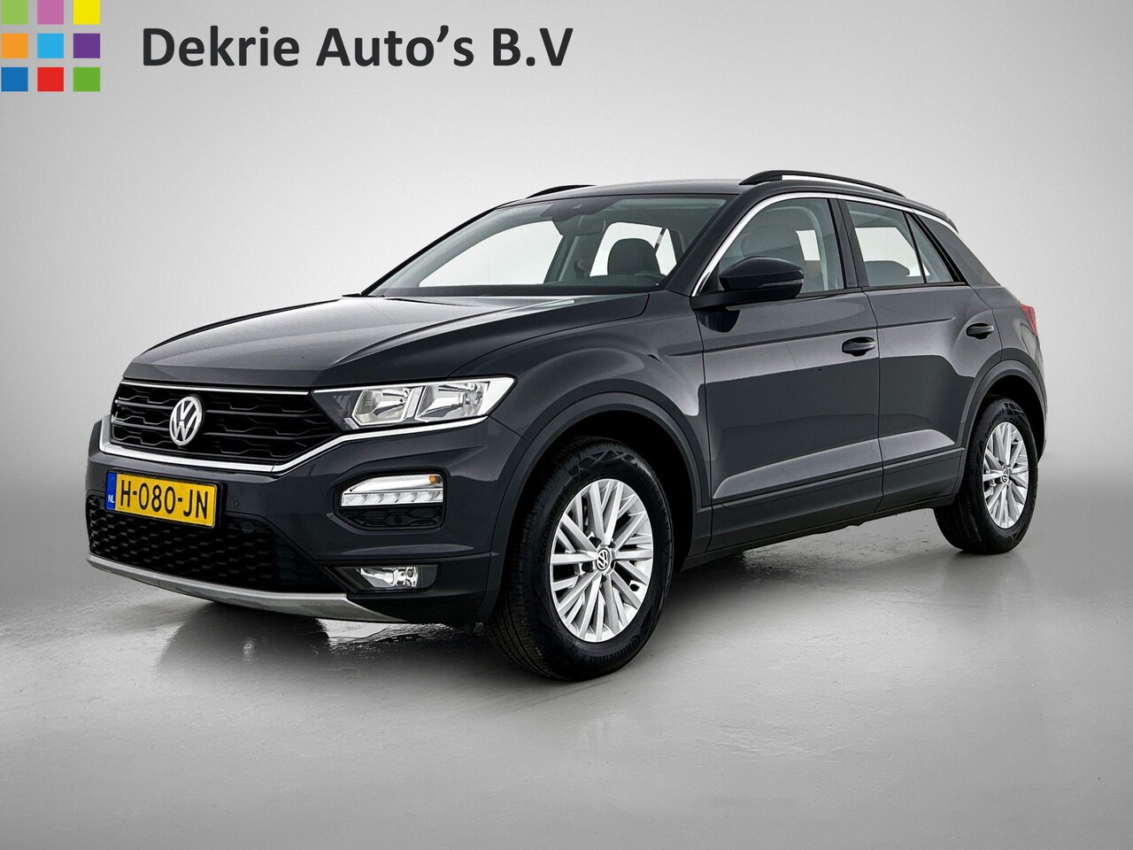 Volkswagen T-Roc - 1.0 TSI Style / Navi / Adap-cruise / Trekhaak / Roofrail / Lmv 16" / Multimedia / Apk 02-2 - AutoWereld.nl