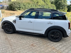 MINI Countryman - 2.0 Cooper S Hammersmith S uitvoering 2.0  192 PK Lederen bekleding, panoramadak, trekhaak afneembaar
