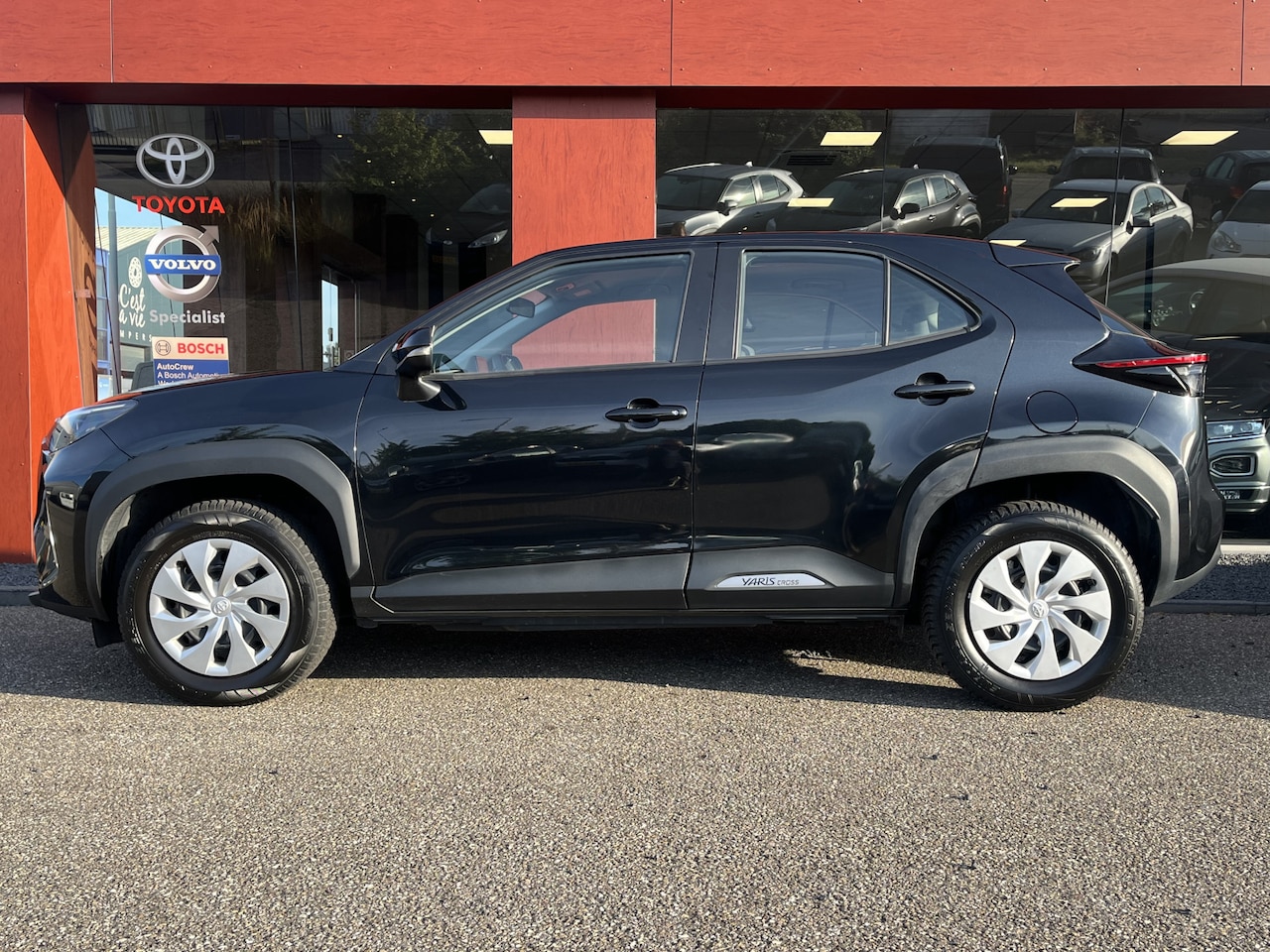 Toyota Yaris Cross - 1.5 Hybrid Active | CLIMATE | CRUISE | CAMERA | APPLE / ANDROID CARPLAY - AutoWereld.nl