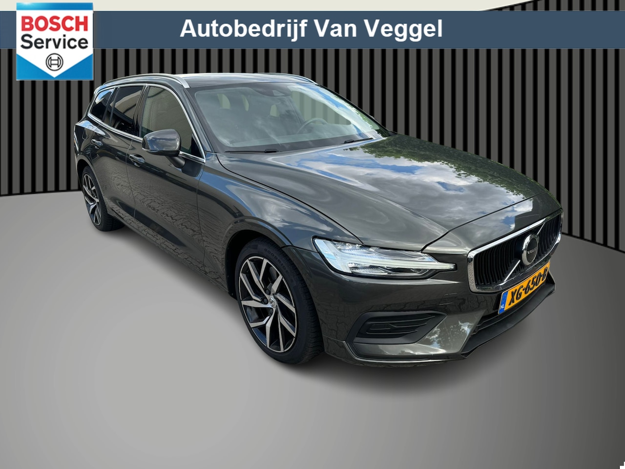 Volvo V60 - 2.0 T5 Momentum virtual cockpit, leer, navi - AutoWereld.nl