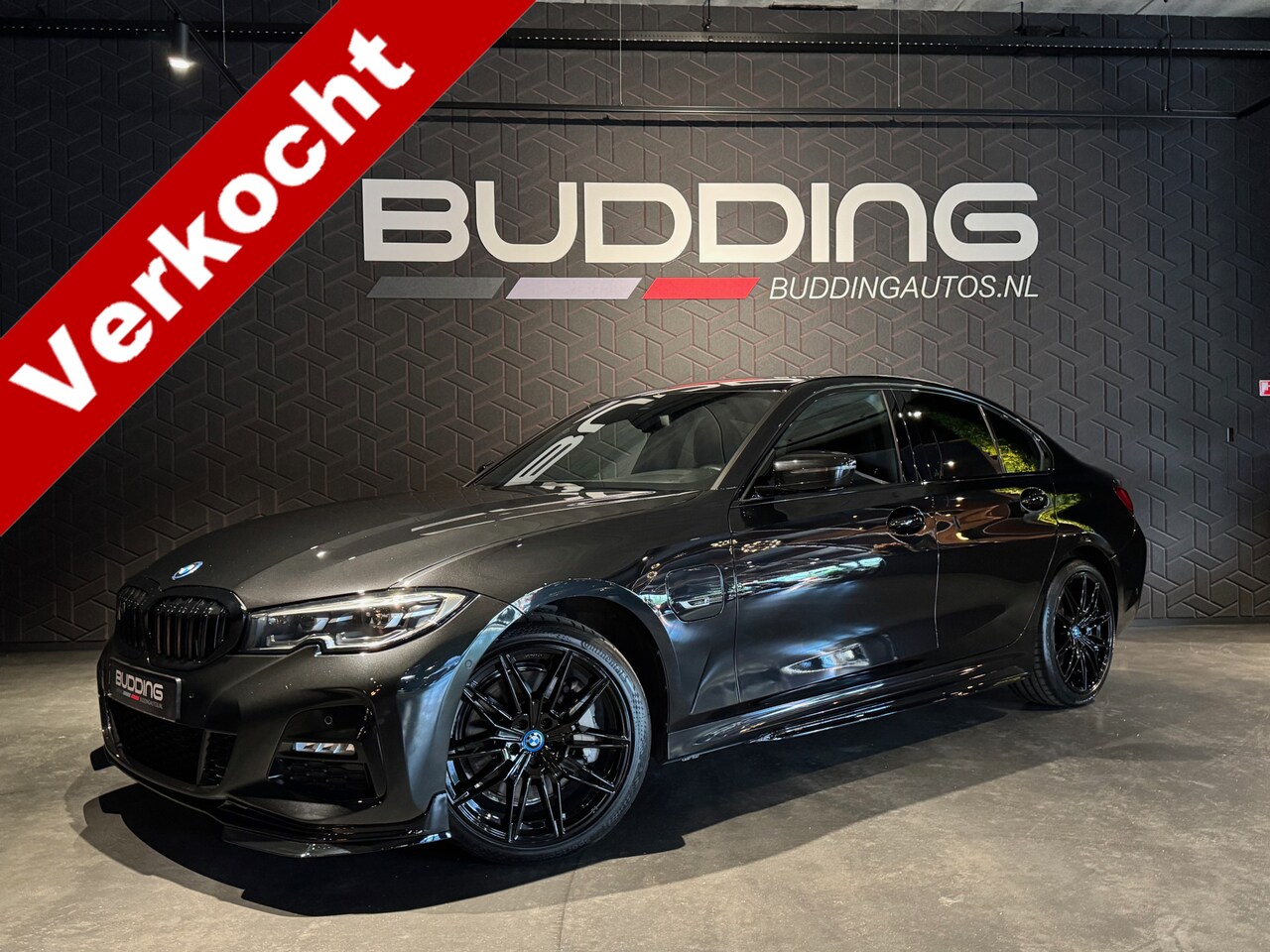 BMW 3-serie - 330e High Exe | M-performance | Camera | CarPlay - AutoWereld.nl
