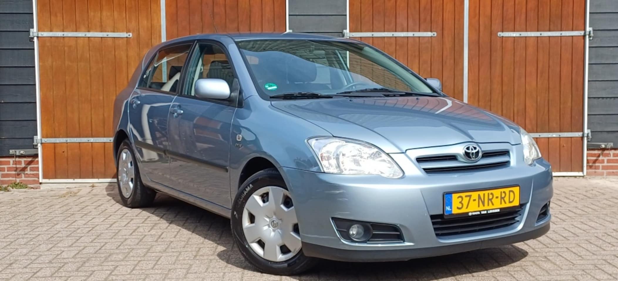 Toyota Corolla - 1.6 VVT-i Terra 1.6 VVT-i Terra, Airco, Trekhaak, Dealer onderhouden, 5 deurs, N - AutoWereld.nl