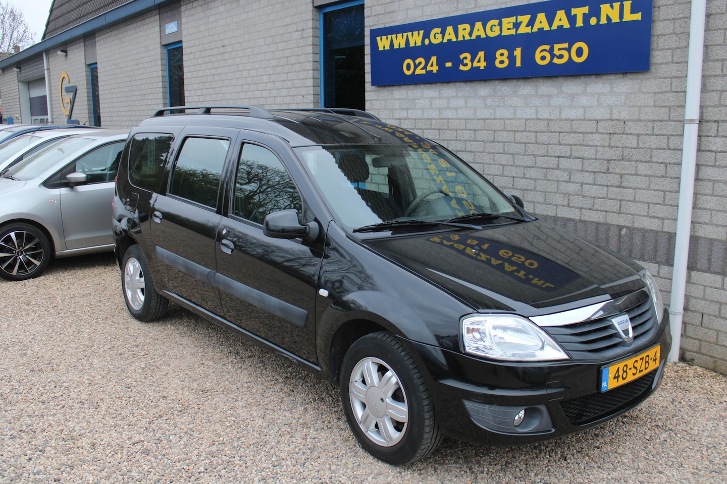 Dacia Logan MCV - 1.6-16V Blackline Airco Trekhaak Dakdragers - AutoWereld.nl
