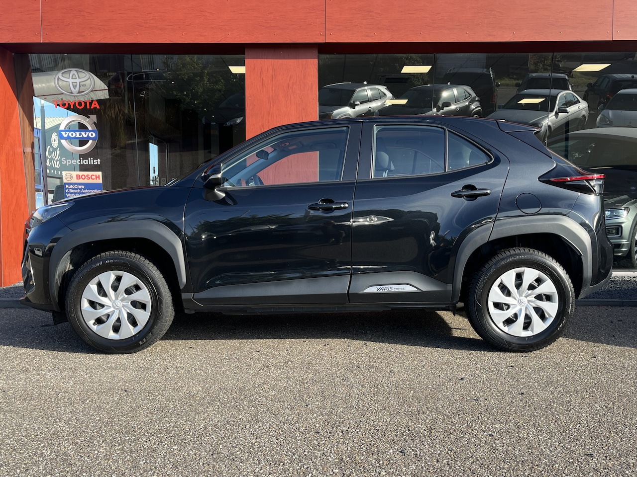 Toyota Yaris Cross - 1.5 Hybrid Active | CLIMATE | CRUISE | CAMERA | APPLE / ANDROID CARPLAY - AutoWereld.nl