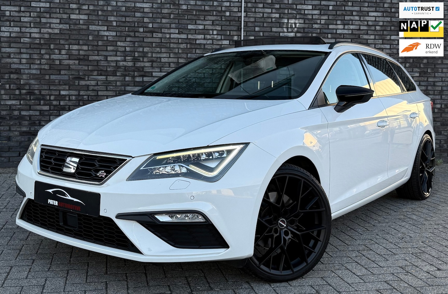 SEAT Leon ST - 1.8 TSI FR Panorama|Cruise|Dealer Onderhouden|1500kg Trekgewicht|Apple Carplay - AutoWereld.nl