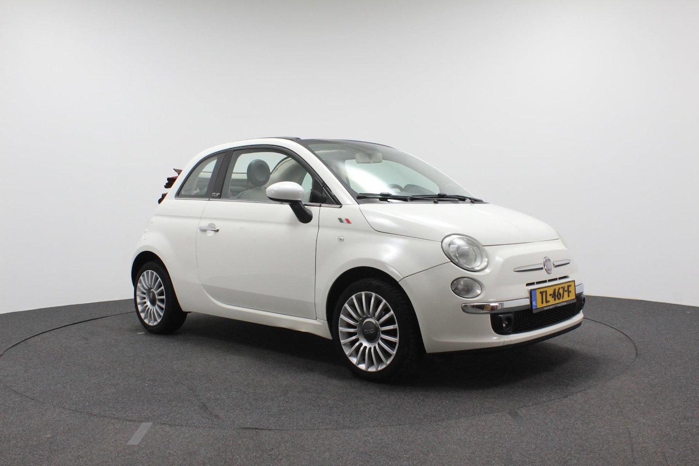Fiat 500 C - 1.2 Lounge | Airco | Sportvelgen | Nette auto | Parkeersensoren achter - AutoWereld.nl