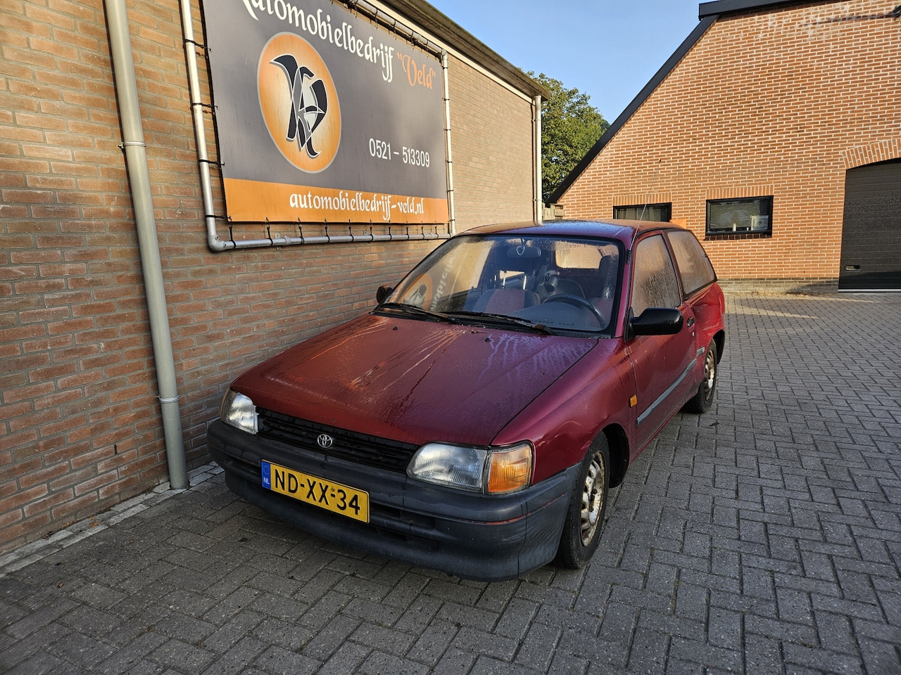 Toyota Starlet - 1.3i Sport 1.3i Sport - AutoWereld.nl