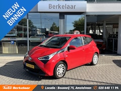 Toyota Aygo - 1.0 VVT-i x-play Automaat | Navigatie via Apple Carplay/ Android Auto | Camera achter | Bl