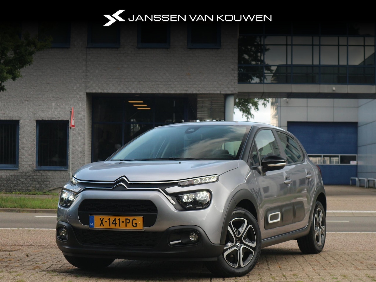 Citroën C3 - 1.2 82 pk Plus / Navigatie / Climate Control / Apple CarPlay - AutoWereld.nl
