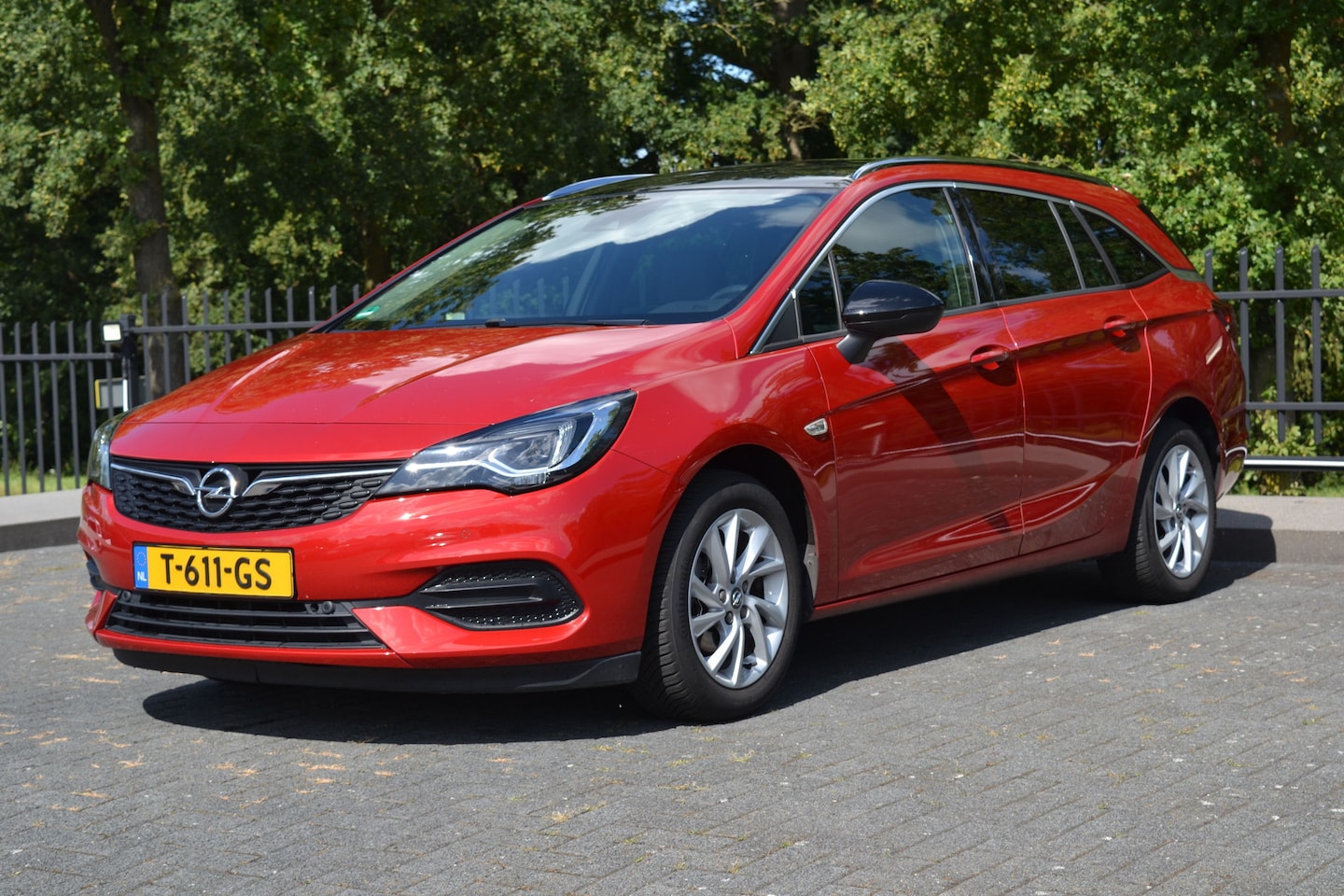 Opel Astra Sports Tourer - 1.2 Turbo Elegance | Trekhaak | Electrische Achterklep | Camera - AutoWereld.nl