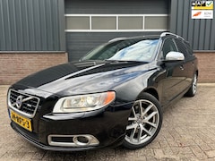 Volvo V70 - 2.0T 203PK R-Edition Trekhaak / Navigatie / Xenon