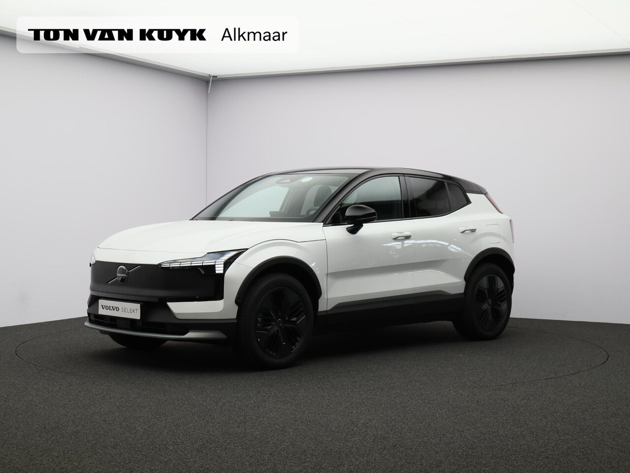 Volvo EX30 Cross Country - Twin Motor Performance Ultra AWD 69 kWh / Elek. stoelen / Stoelen + stuur verwarmd / Harma - AutoWereld.nl