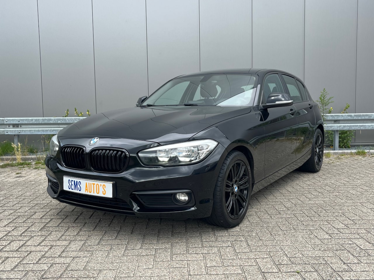 BMW 1-serie - 118i Centennial Executive Navi / Stoel Verw. / PDC voor en achter - AutoWereld.nl