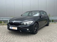 BMW 1-serie - 118i Centennial Executive Navi / Stoel Verw. / PDC voor en achter