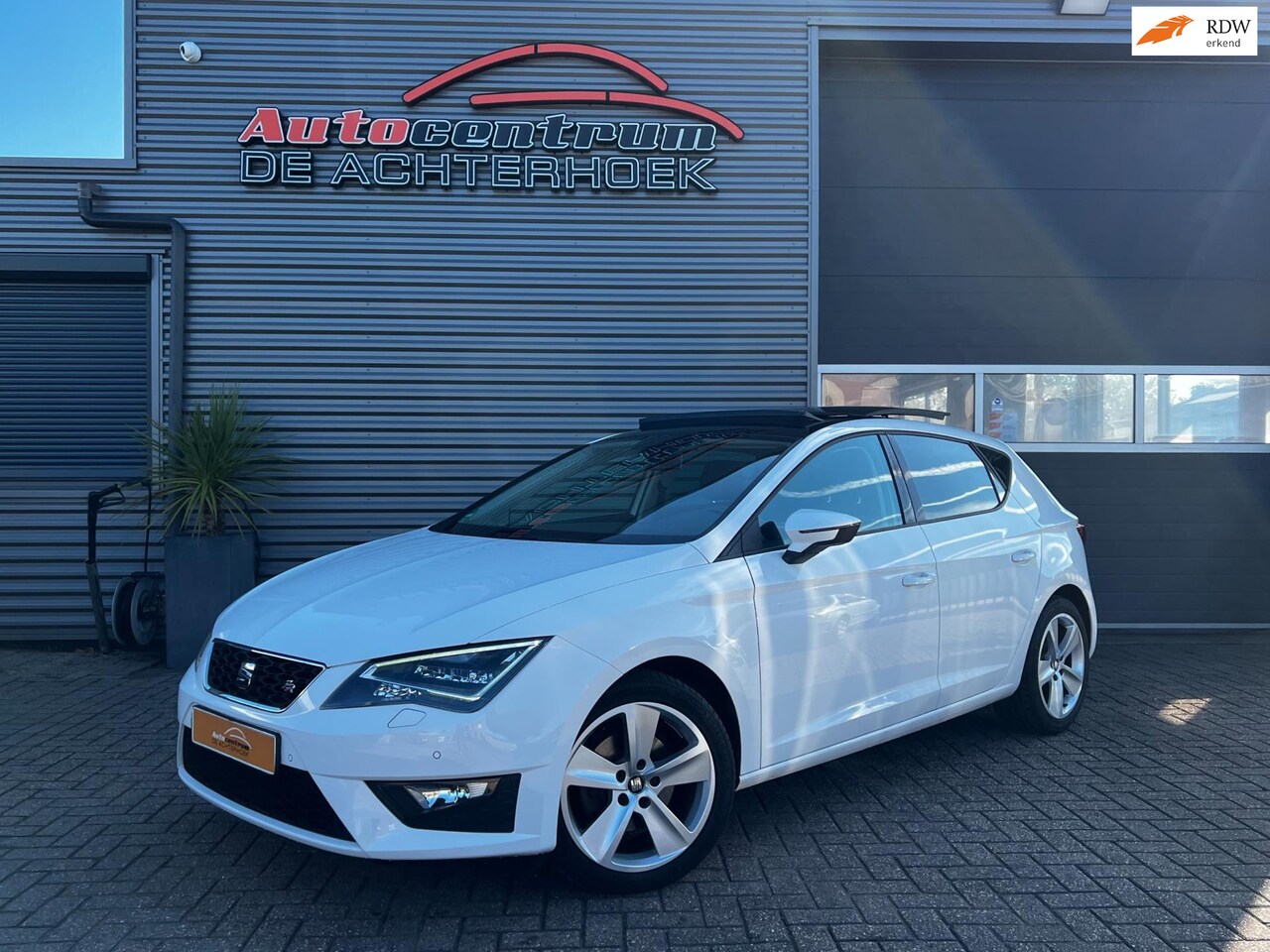 SEAT Leon - FR 1.4 |PANO | EERSTE EIGENAAR | LED | STOELVERW. - AutoWereld.nl