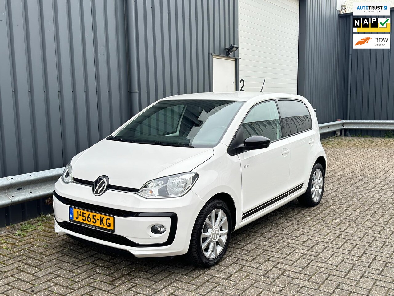 Volkswagen Up! - 1.0 BMT high Club up! Airco PDC Stoelverwarm - AutoWereld.nl