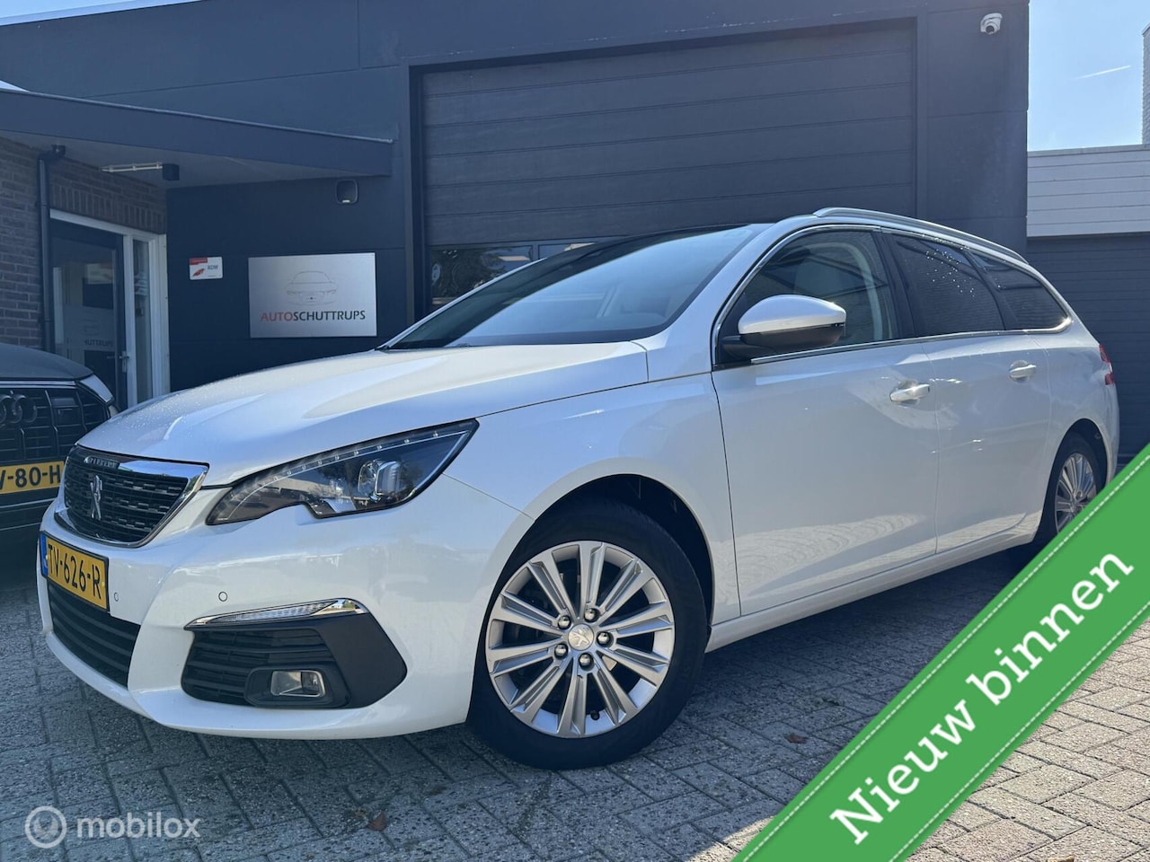 Peugeot 308 SW - 1.2 T 130 PK Premium VOL AUTOMAAT / PANO / KEURIG NETJES - AutoWereld.nl