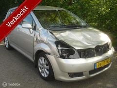 Toyota Verso - 1.8 VVTI Dynamic Airco Cruise Rechtsvoor schade