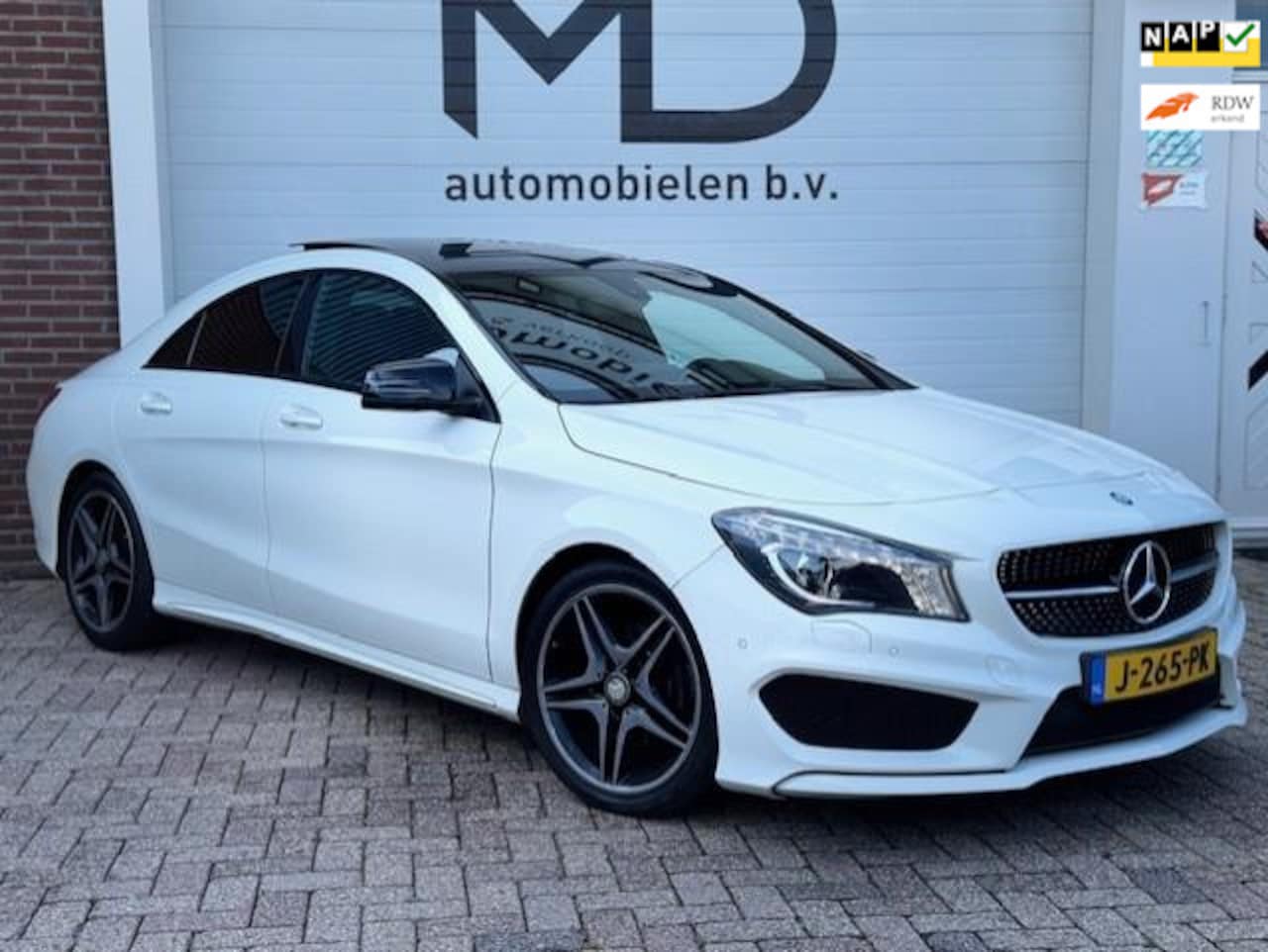 Mercedes-Benz CLA-Klasse - 200 Ambition AMG - Panorama dak - AutoWereld.nl