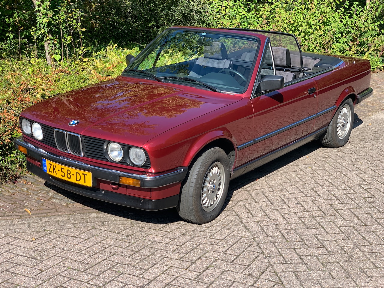 BMW 3-serie Cabrio - 320i type E30 - AutoWereld.nl
