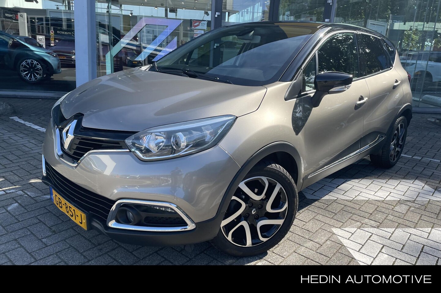 Renault Captur - TCe 90PK Dynamique | SENSOREN | 17INCH LICHTMETAAL | KEYLESS | AUTOMATISCHE AIRCO | - AutoWereld.nl