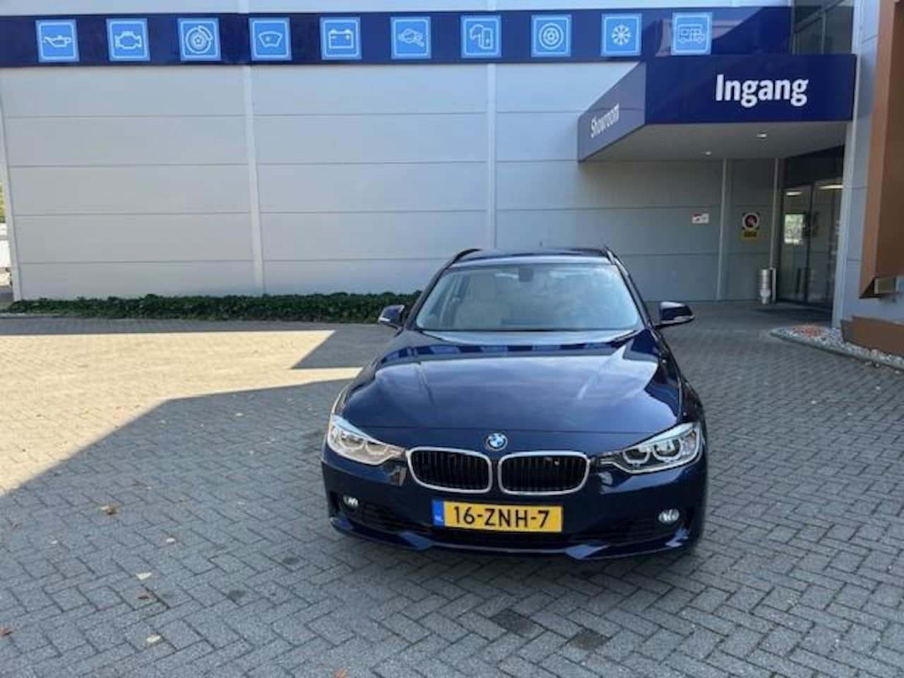 BMW 3-serie Touring - 320i High Executive 320i High Executive - AutoWereld.nl