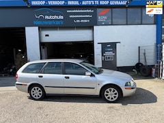 Volvo V40 - 1.8- Automaat- Dealeronderhouden- met Airco, NAP en een Ruime APK