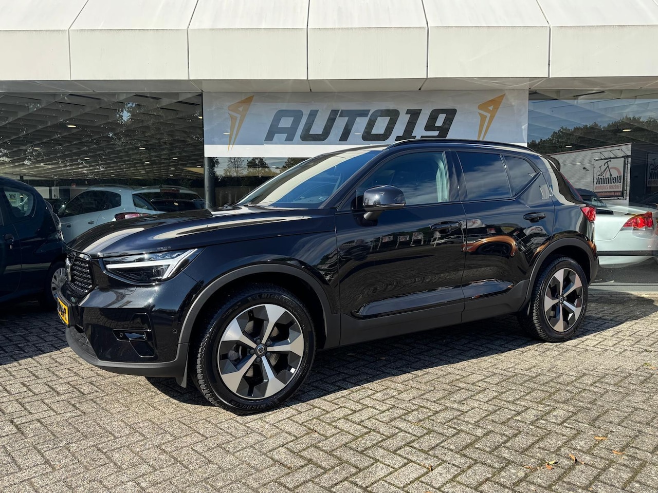Volvo XC40 - 2.0 B4 Plus Dark 2.0 B4 Plus Dark - AutoWereld.nl