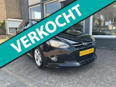 Ford Focus - 1.6 EcoBoost Titanium / ST-LINE / ACHTERUITRIJ CAMERA