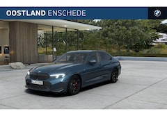 BMW 3-serie - 330e M Sport Automaat / Schuif-kanteldak / Sportstoelen / Achteruitrijcamera / Comfort Acc