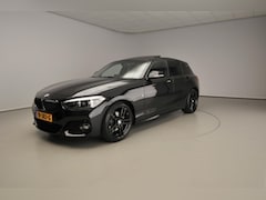 BMW 1-serie - 5-deurs 120i | M-Sportpakket | LED | Leder | Navigatie | Schuifdak | Stoelverwarming | Key