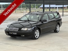 Volvo V70 - 2.4 T Comfort Line NAP/LEDER/CRUISE/CLIMA/SPOILER