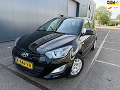 Hyundai i20 - 1.2 HP i-Motion / NAP / AIRCO / APK / 5DRS / BOEKJES / 2 SLEUTELS / MOTOR 100%