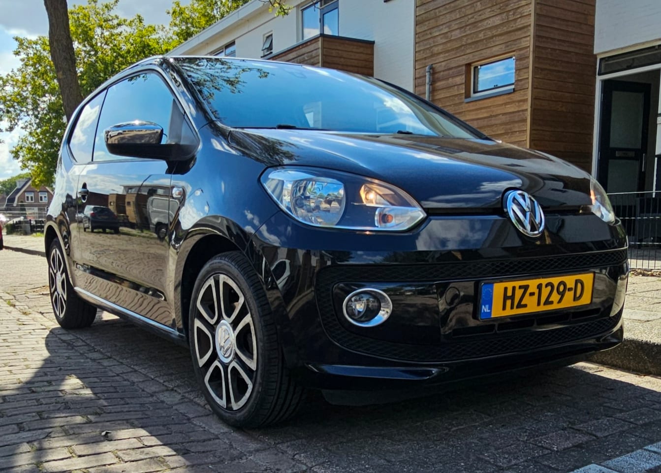 Volkswagen Up! - 1.0 high up! BlueMotion 55kw 75pk - AutoWereld.nl