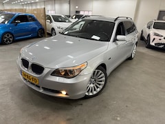 BMW 5-serie Touring - 525i / RIJDT SCHAKELT GOED / NAVI-MULTIEMEDIA