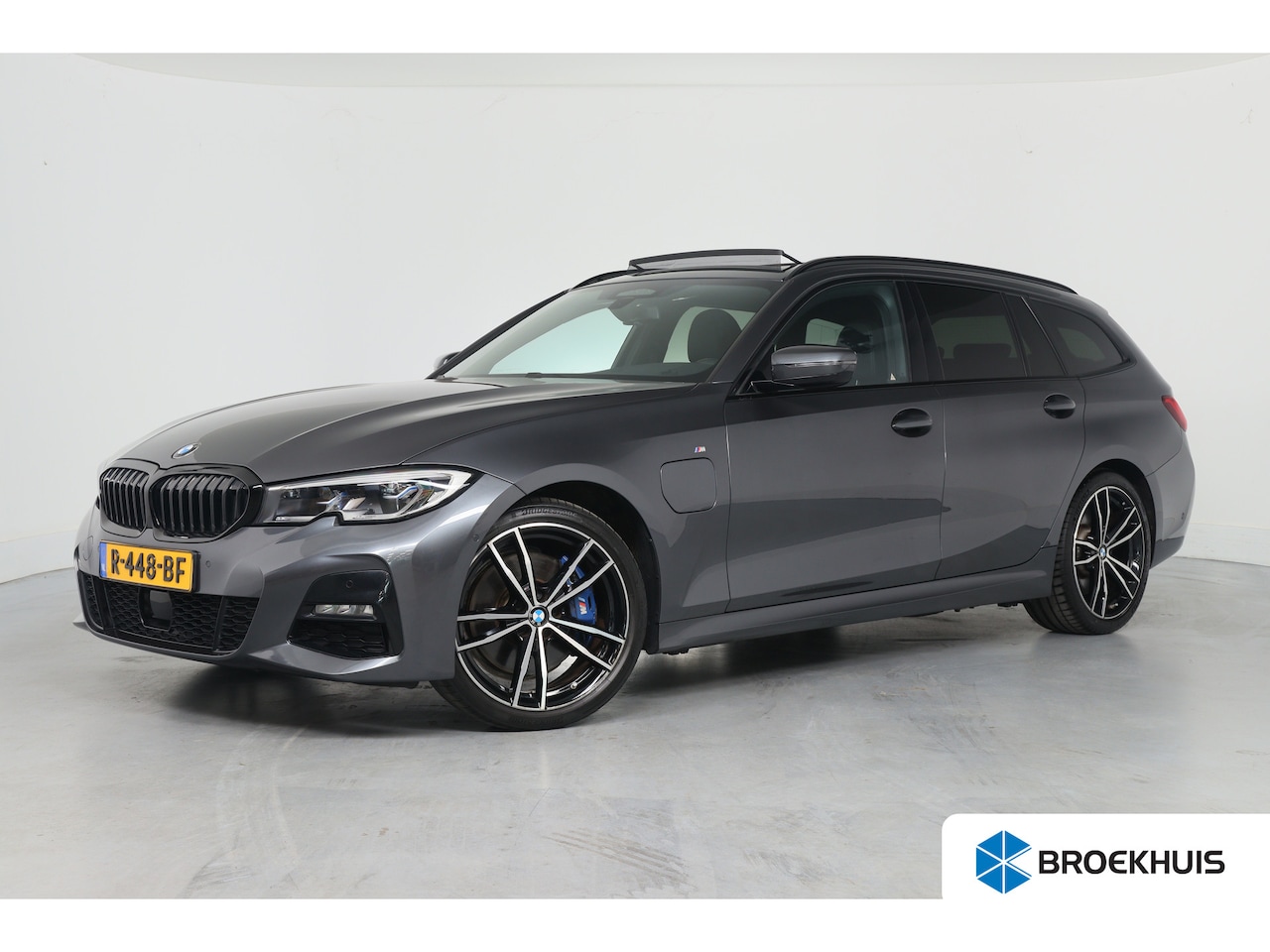 BMW 3-serie Touring - 330e High Executive | Dealer Onderhouden! | M-Pakket | Laser LED | Open Dak | Sfeer Verlic - AutoWereld.nl