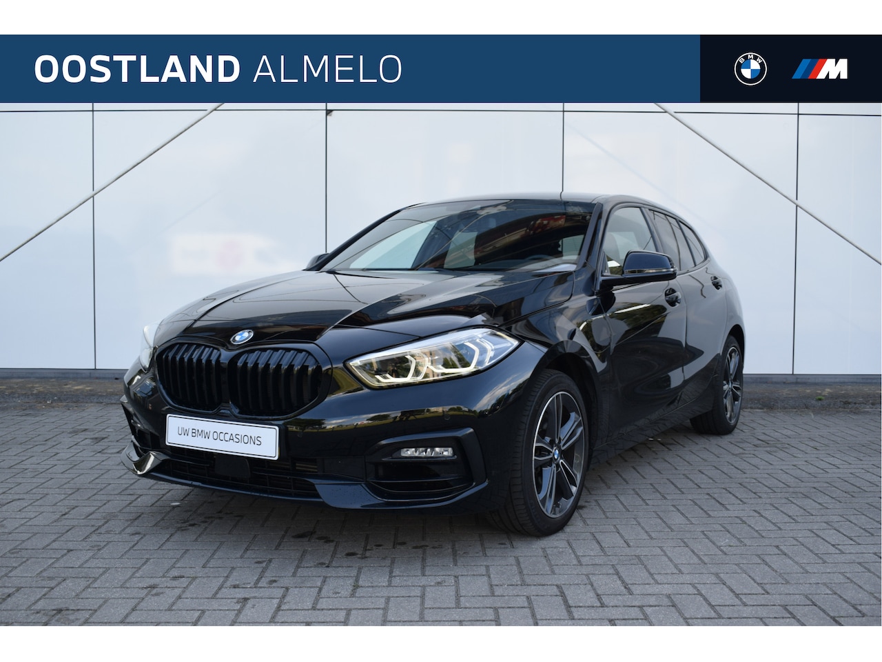 BMW 1-serie - 118i Executive Sport Line Automaat / Sportstoelen / LED / Airconditioning / Cruise Control - AutoWereld.nl