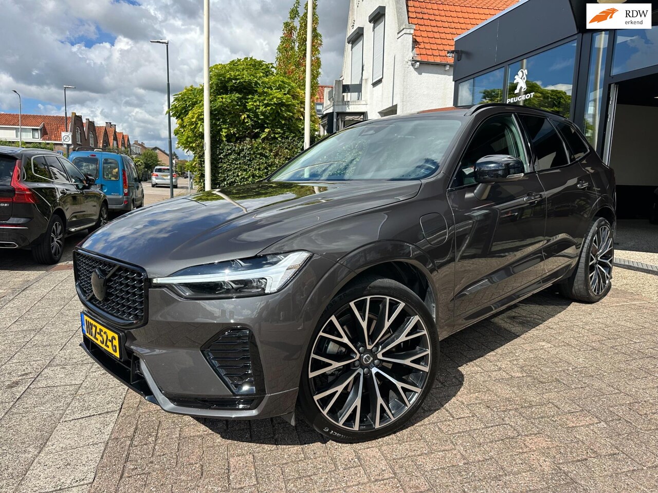 Volvo XC60 - 2.0 T6 Plug-in hybrid AWD Plus Bright|Leder|Pano|Trekhaak - AutoWereld.nl