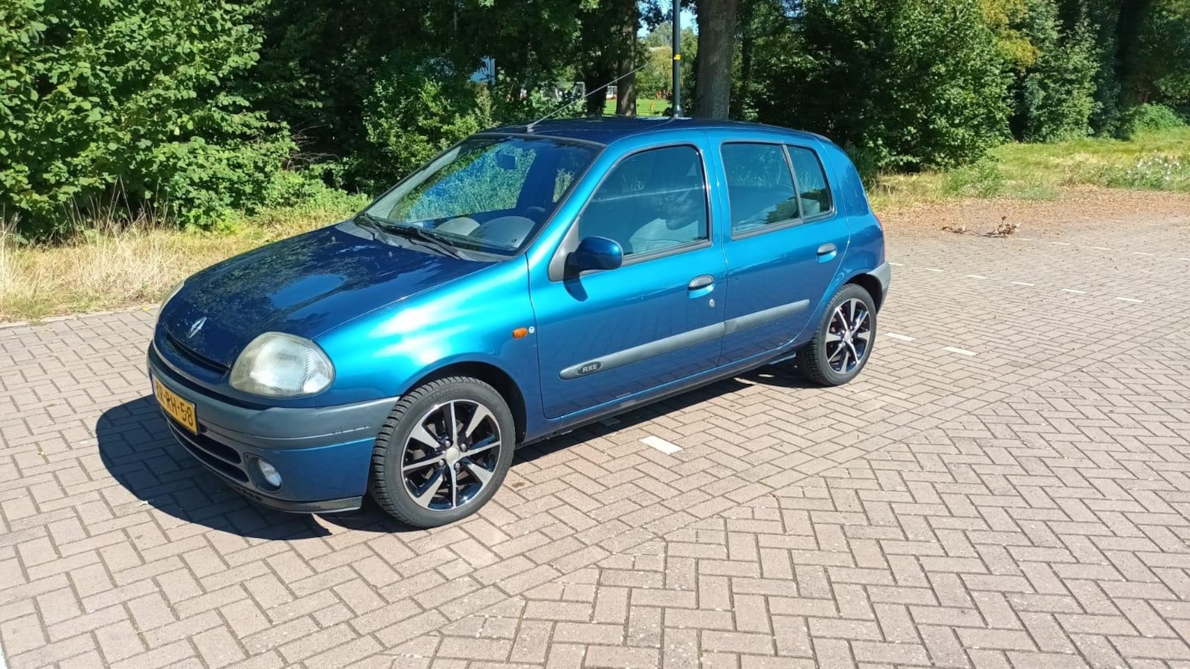 Renault Clio - 1.6 AUTOMAAT airco, elektr ramen, 16” lm velgen! - AutoWereld.nl