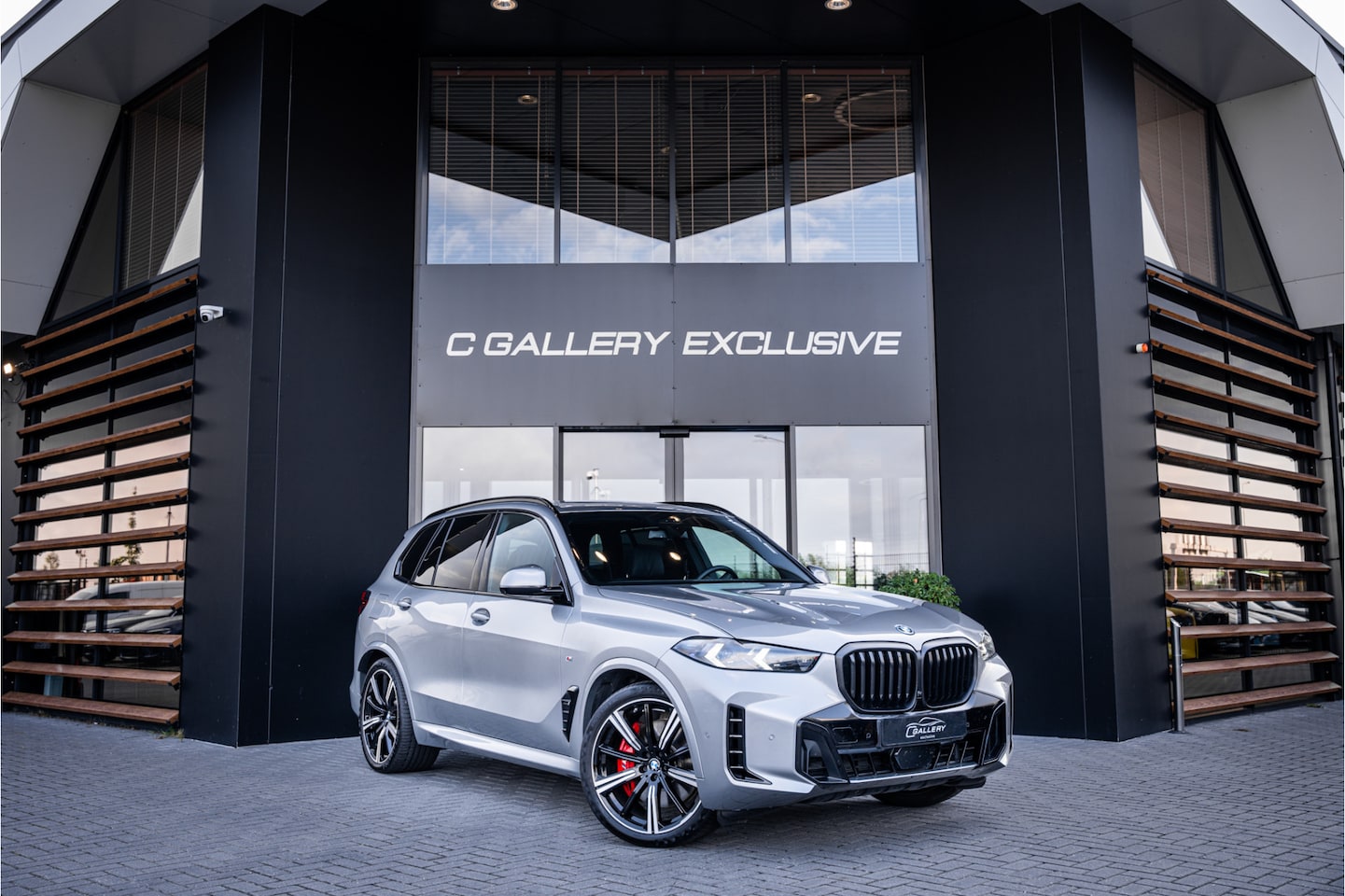 BMW X5 - xDrive50e - M Sport | Panorama | H&K | Stoelmassage & Koeling | Memory | 360 Camera - AutoWereld.nl