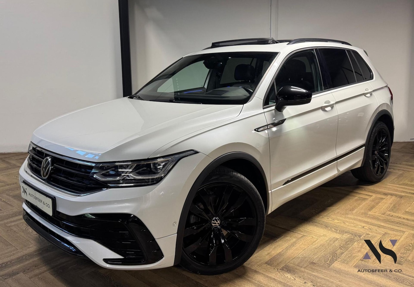 Volkswagen Tiguan - 1.5 TSI R-Line PANO KEYLESS CAM - AutoWereld.nl