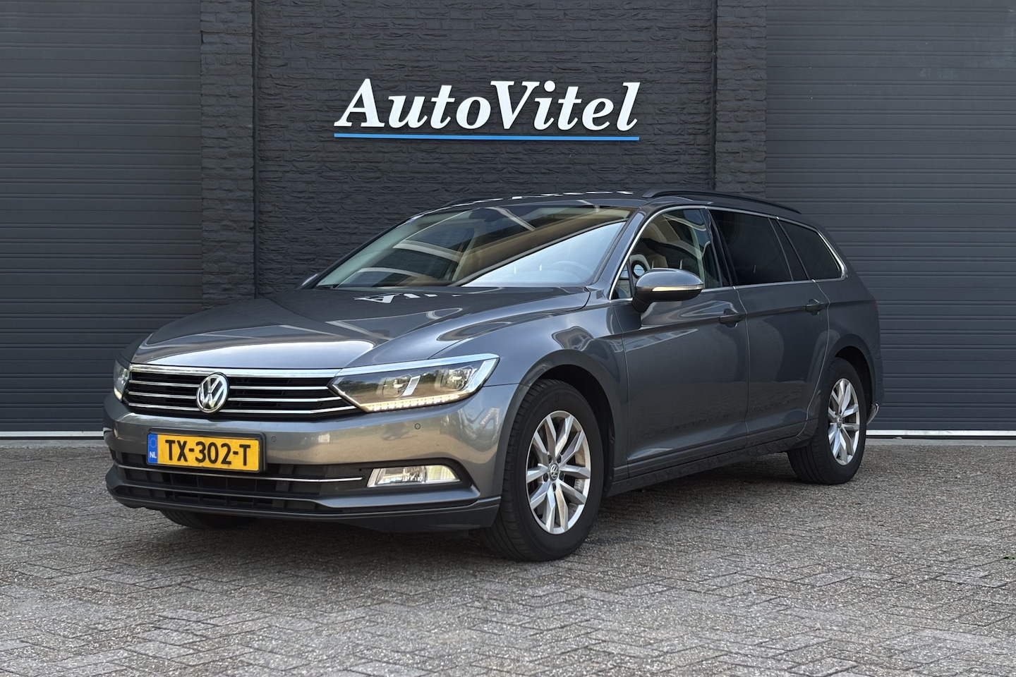 Volkswagen Passat Variant - 1.4 TSI Highline Business R | GEEN INRUIL! | Trekhaak | Adaptieve Cruise | Elek. Verstelba - AutoWereld.nl