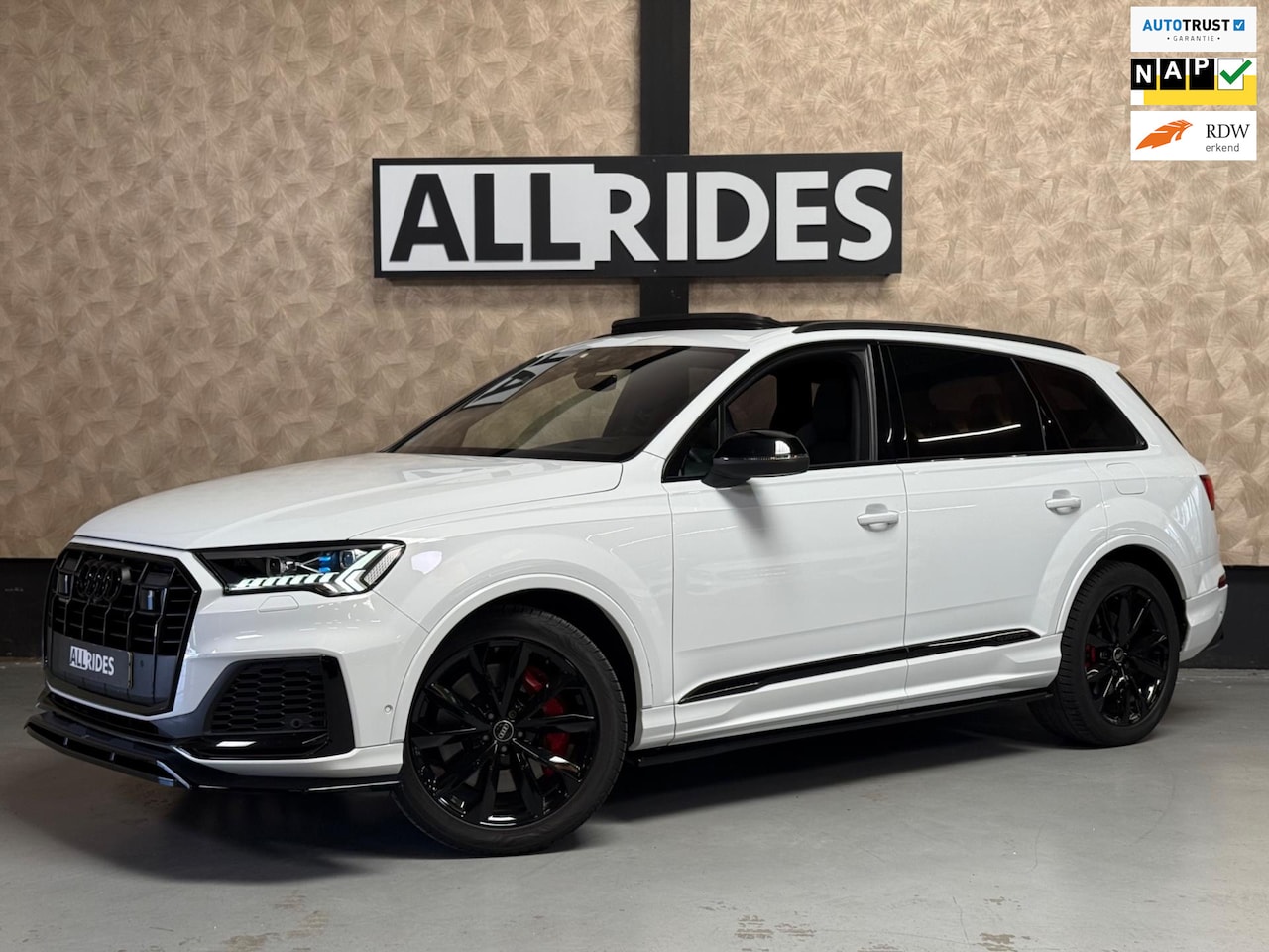 Audi Q7 - 60 TFSI e quattro Competition | Pano | Massage | Parfum | Trekhaak | B&O - AutoWereld.nl